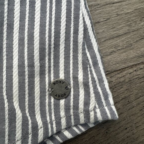 Roxy Stripe Tank Top Sz. M Skyline Sunlights Grey White Stripe Racerback - Picture 6 of 6